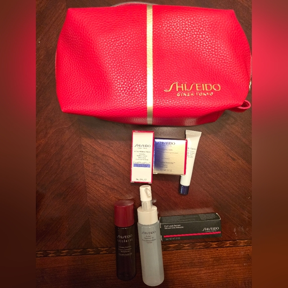 ✨️Shiseido Skincare Gift Set – 6-Piece Bundle + Red Cosmetic Pouch (New)✨️ - Picture 1 of 6